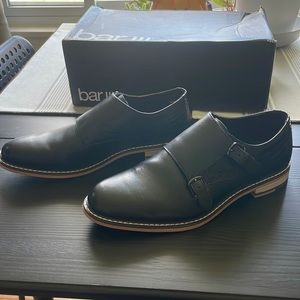 Mens size 9 dress shoes with buckle